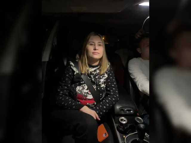 -Breid-1's BongaCams show and profile