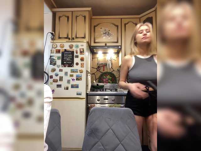 -Breid-1's BongaCams show and profile