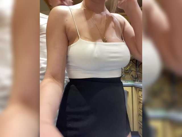 -Breid-1's BongaCams show and profile