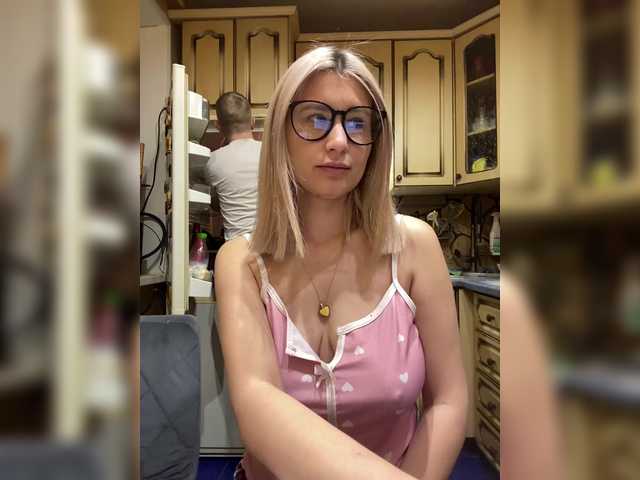 -Breid-1's BongaCams show and profile