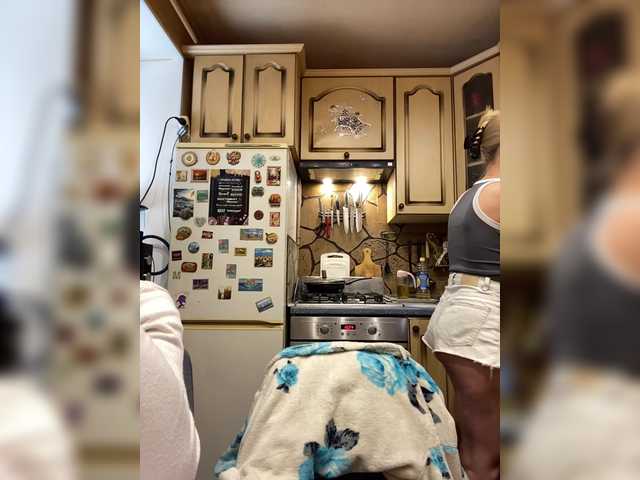 -Breid-1's BongaCams show and profile