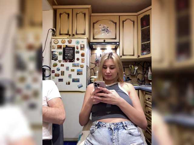 -Breid-1's BongaCams show and profile