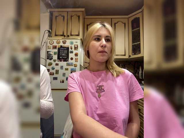 -Breid-1's BongaCams show and profile