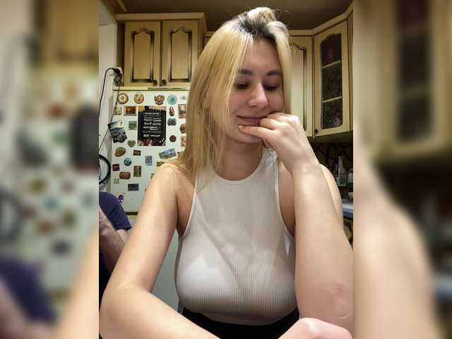 -Breid-1's BongaCams show and profile