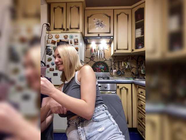 -Breid-1's BongaCams show and profile