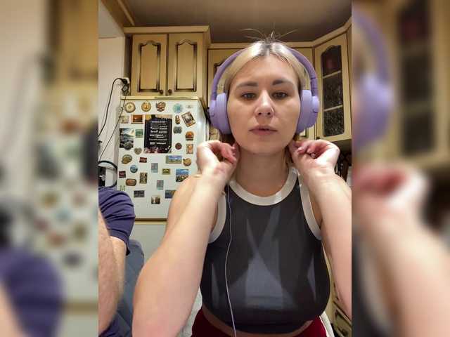 -Breid-1's BongaCams show and profile