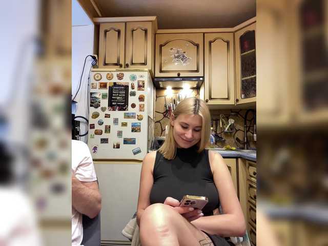 -Breid-1's BongaCams show and profile