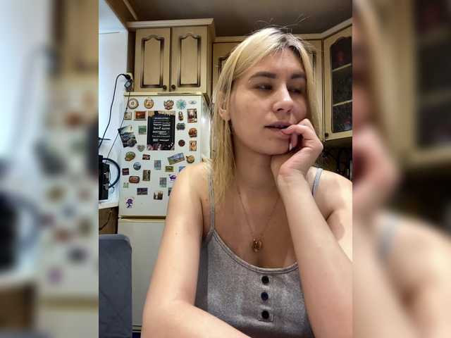-Breid-1's BongaCams show and profile