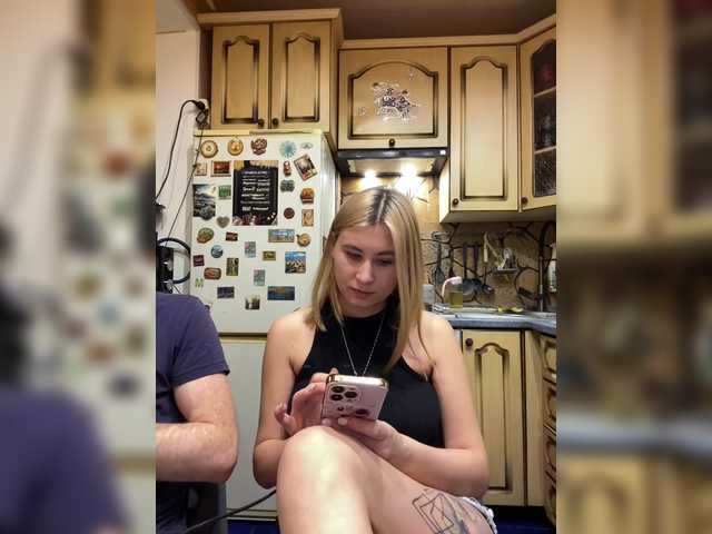 -Breid-1's BongaCams show and profile