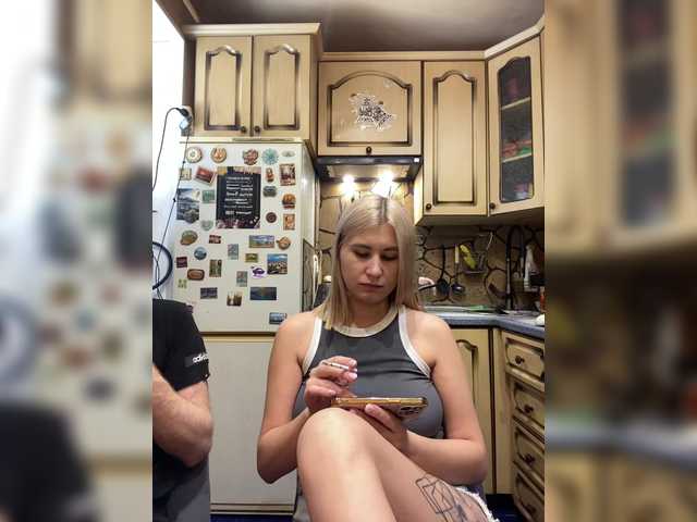 -Breid-1's BongaCams show and profile