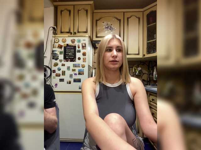 -Breid-1's BongaCams show and profile