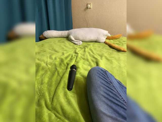 -Breid-1's BongaCams show and profile