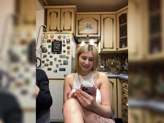 -Breid-1's BongaCams show and profile