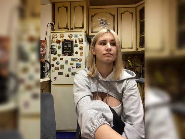 -Breid-1's BongaCams show and profile