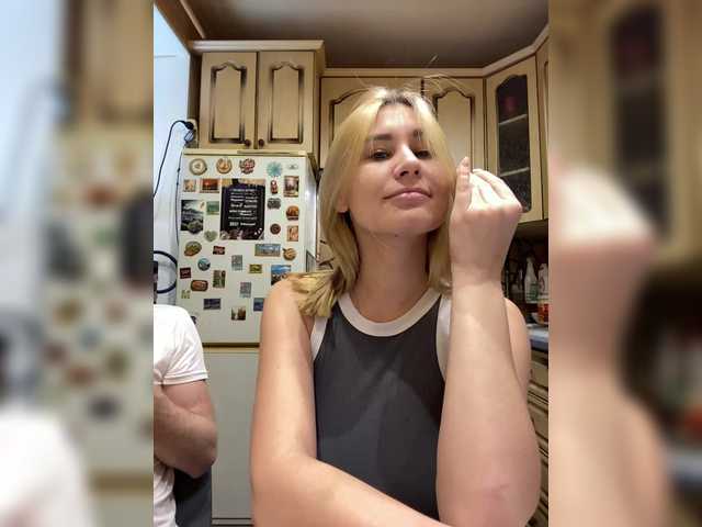 -Breid-1's BongaCams show and profile