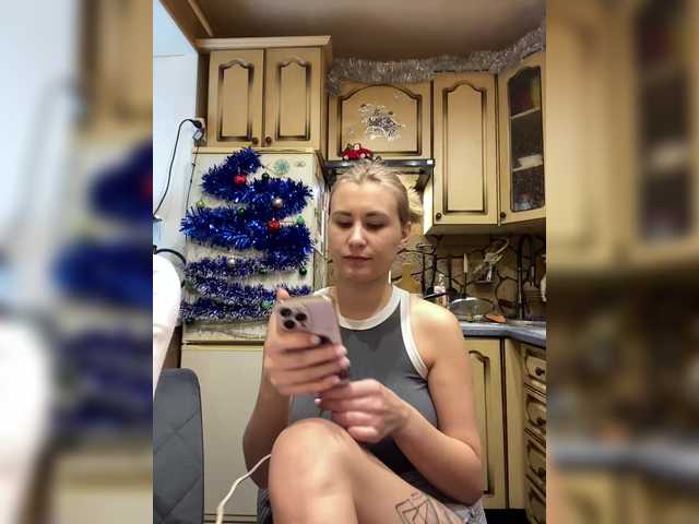 -Breid-1's BongaCams show and profile