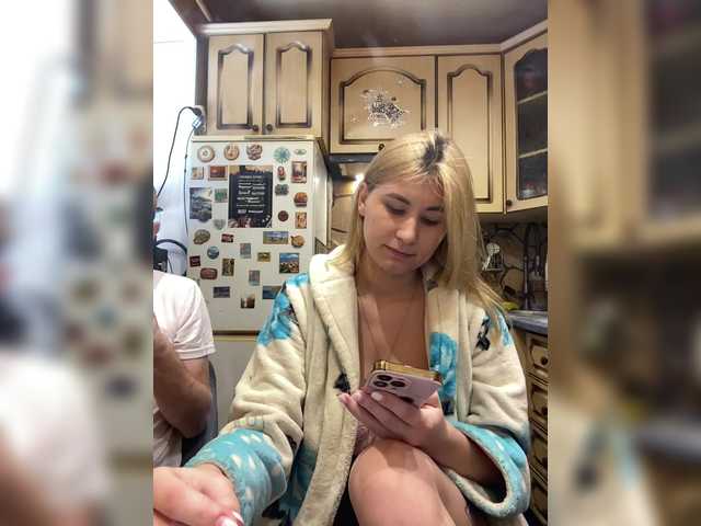 -Breid-1's BongaCams show and profile