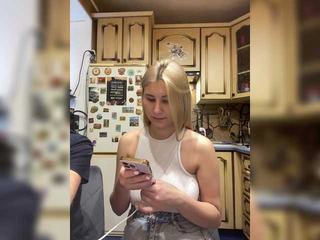 -Breid-1's BongaCams show and profile