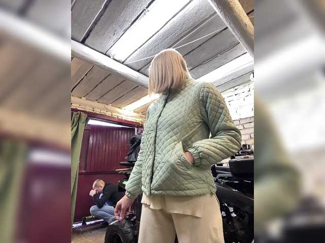 -Breid-1's BongaCams profile