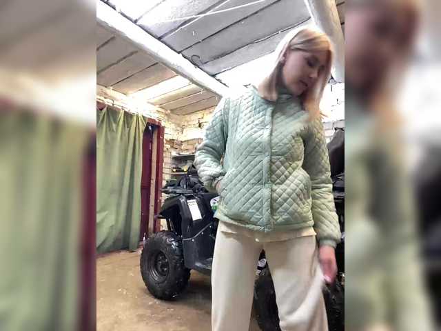 -Breid-1's BongaCams profile