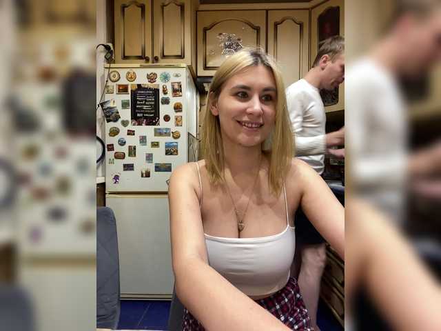 -Breid-1's BongaCams show and profile