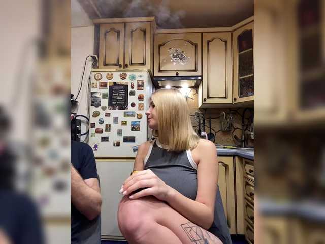 -Breid-1's BongaCams show and profile