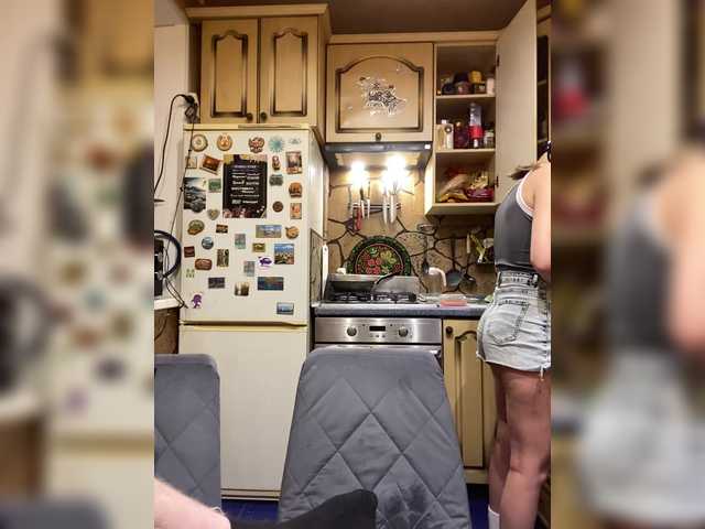 -Breid-1's BongaCams show and profile