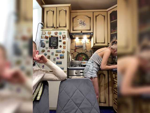 -Breid-1's BongaCams show and profile