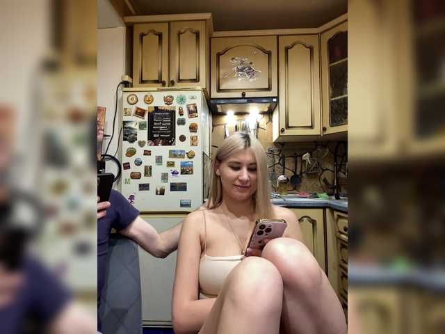 -Breid-1's BongaCams show and profile