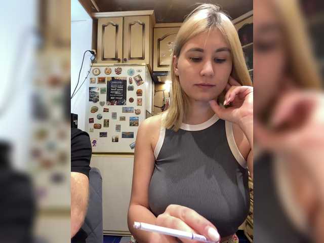 -Breid-1's BongaCams show and profile