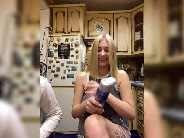 -Breid-1 Live Webcam on BongaCams