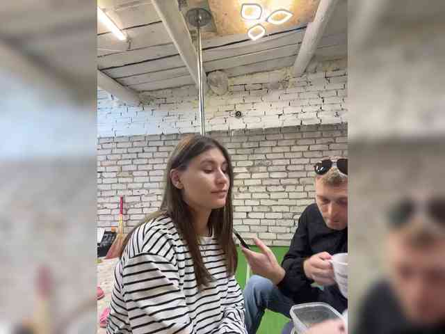 striptease cam -Breid-1