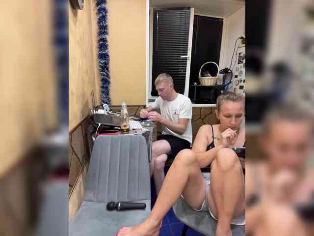 free live cam online -Breid-1