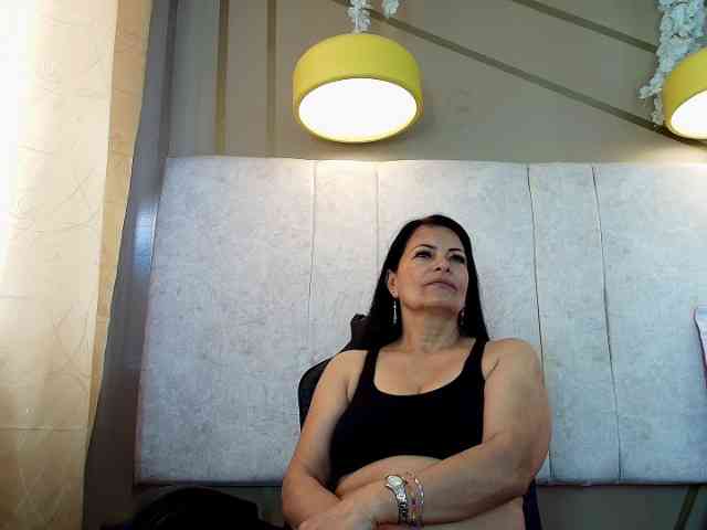 Ana-Mature webcam