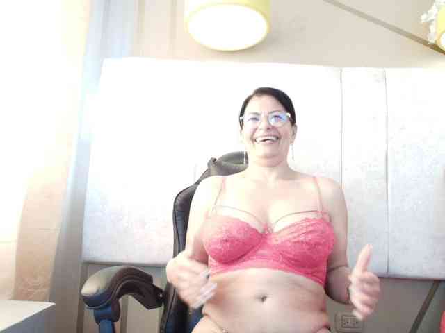 Ana-Mature webcam