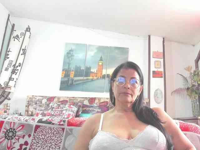 Ana-Mature webcam