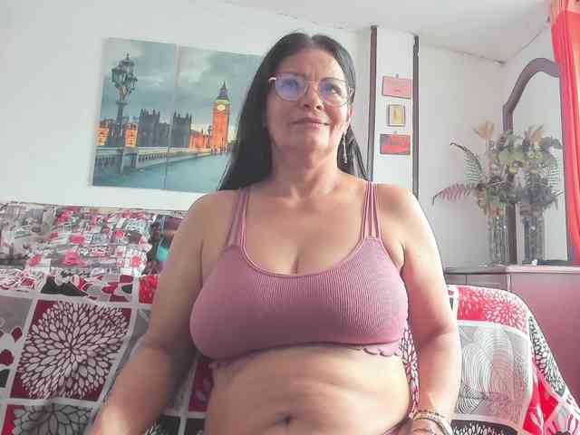 Ana-Mature webcam