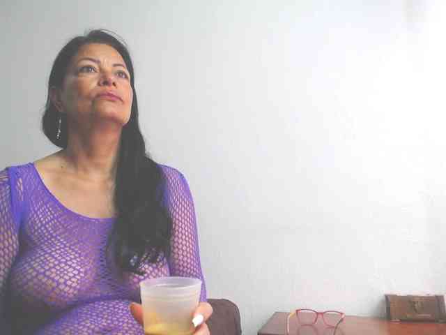 Ana-Mature webcam
