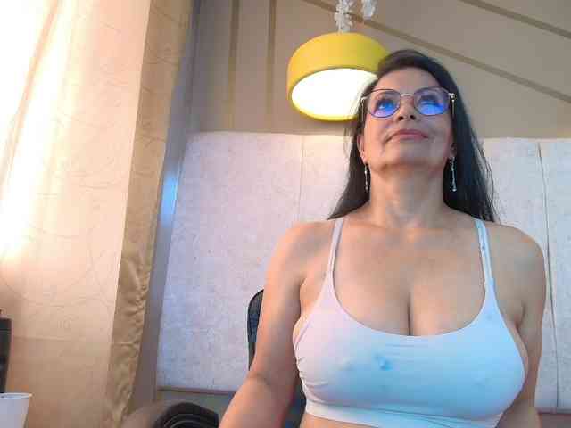 Ana-Mature webcam