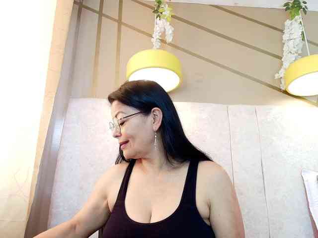 Ana-Mature webcam