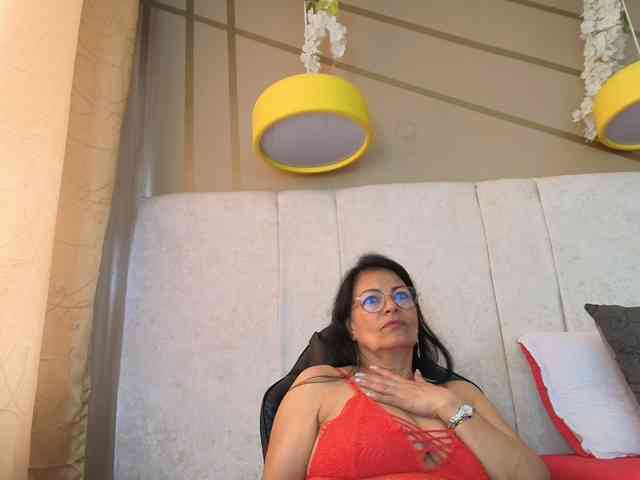 Ana-Mature webcam