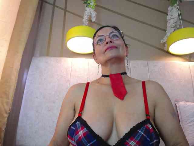 Ana-Mature webcam