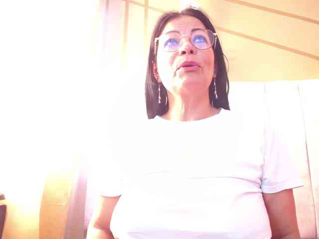 Ana-Mature webcam