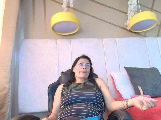 Ana-Mature webcam