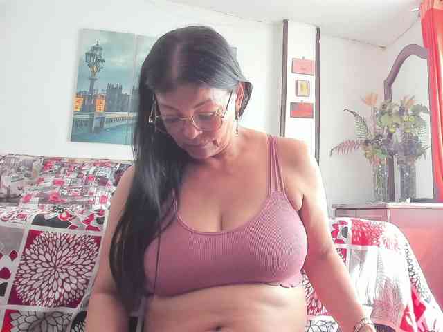 Ana-Mature webcam