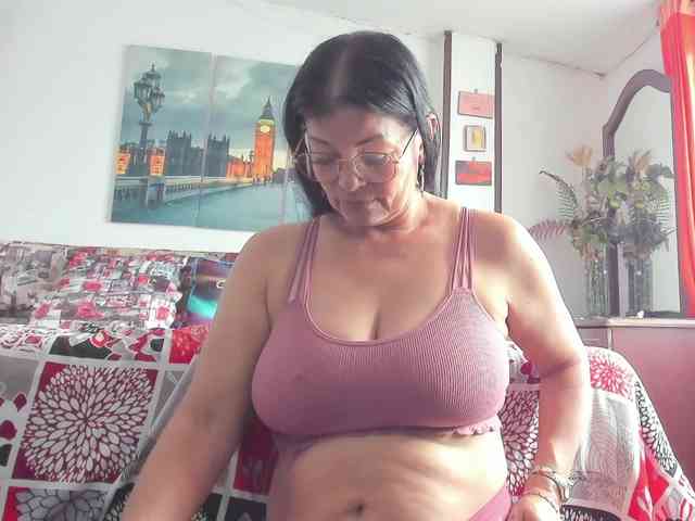 Ana-Mature webcam