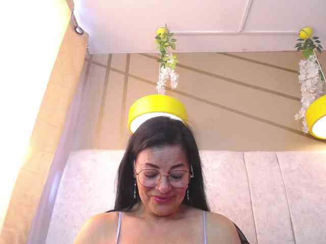 Ana-Mature webcam