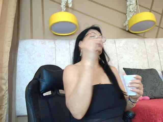 Ana-Mature webcam