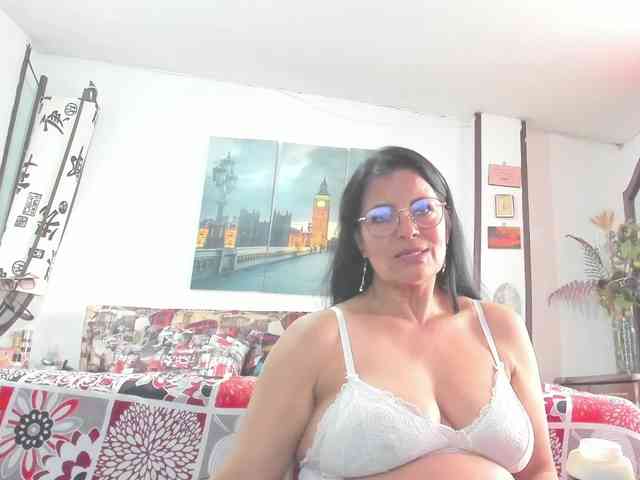 Ana-Mature webcam