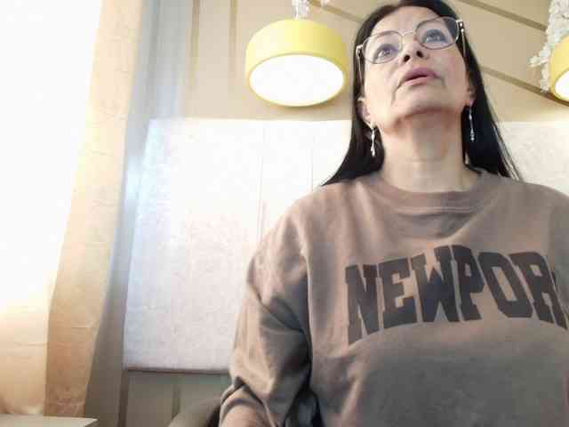 Ana-Mature webcam